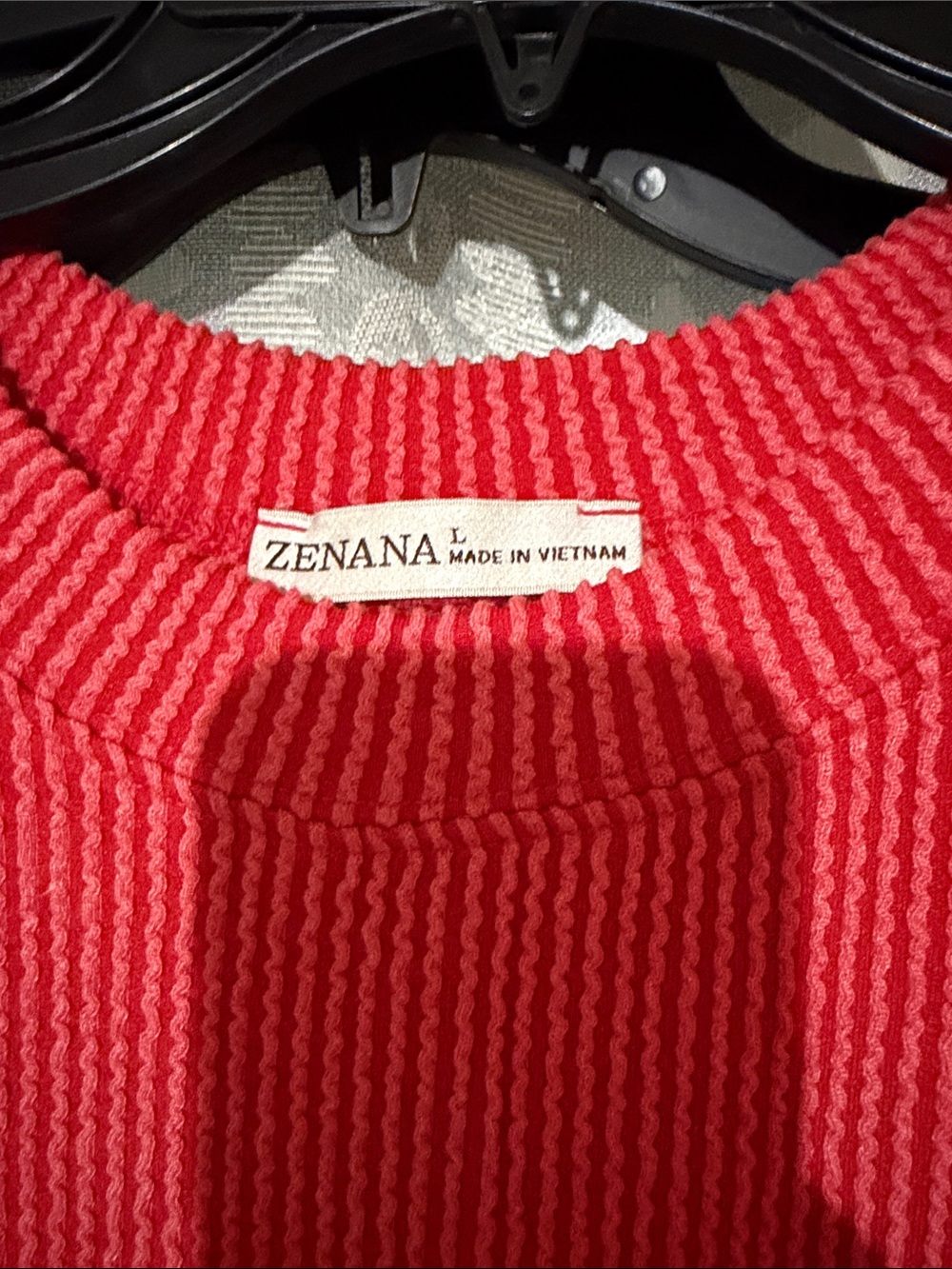 NWOT Zenana Outfitters Red Ribbed Puff Sleeve Top - Picture 2 of 4